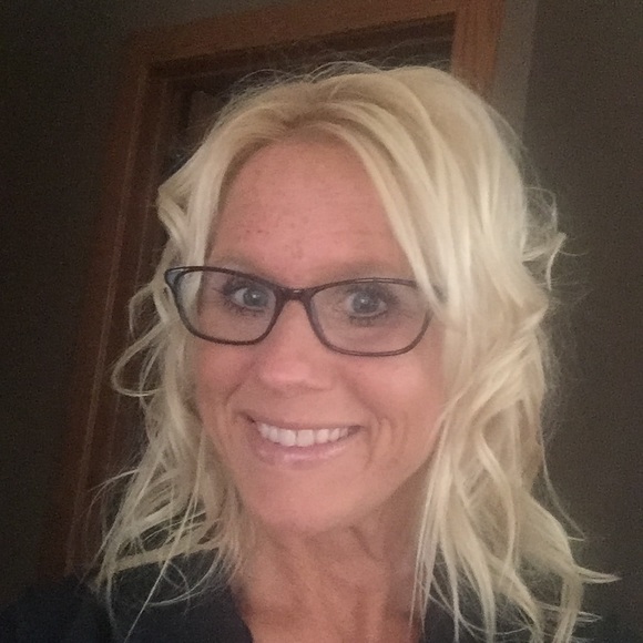 Meet your Posher, Dena - Picture 2 of 2